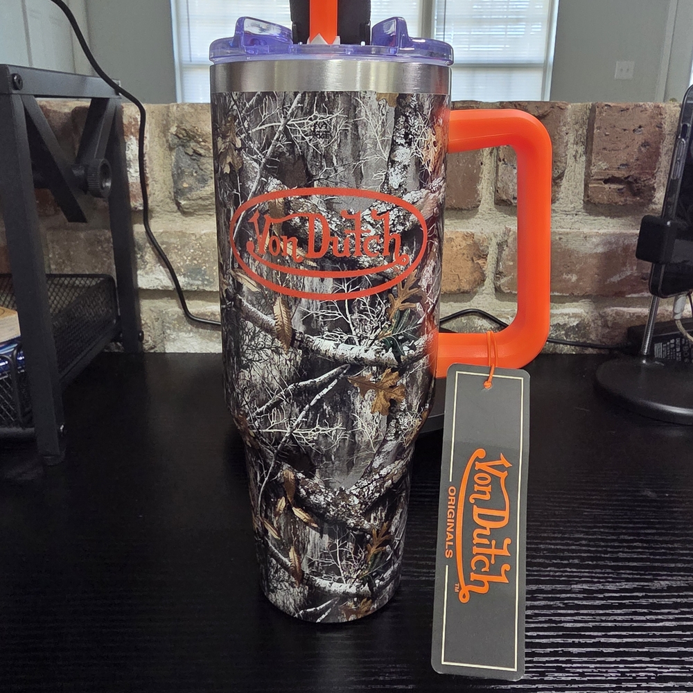 Von Dutch Camo Tumbler with Orange Handle